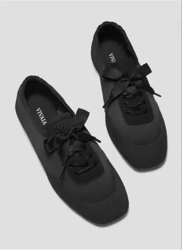 VIVIA 블랙 리본 포함 플랫슈즈