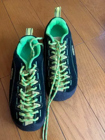 사이즈 23.5 KEEN 클라이밍 신발 블랙/그린