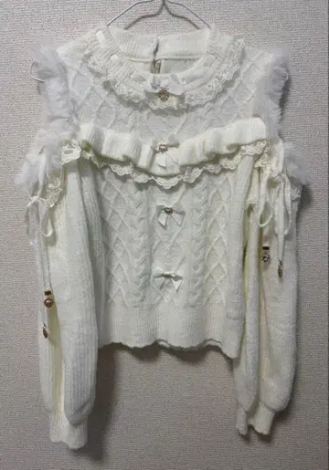 LIZLISA 리즈리사 퍼 슬리브 오픈 숄더 니트 화이트