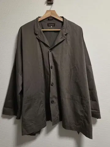 다크 브라운 오픈 카라 긴팔 셔츠