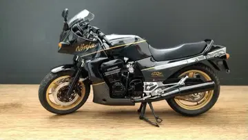 Ninja GPZ 900R 1/12 스케일