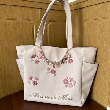 메종 드 플뢰르 코스모스 자수 사이드 포켓 토트백