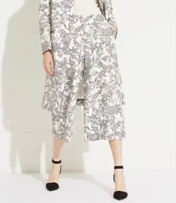 LE CIEL BLEU 르 시엘 블루 플라워 팬츠