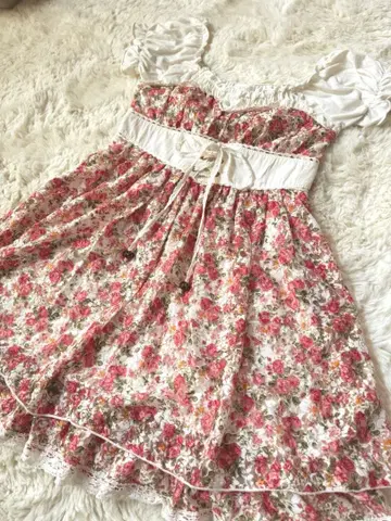 레어 LIZLISA 파워풀 꽃무늬 오프숄더 원피스