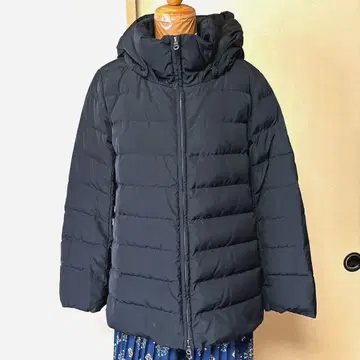 Reflect 블랙 후드 부착 다운 자켓 숏코트