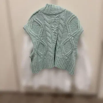 미라 오웬 니트와 블라우스