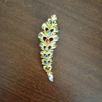 잎 디자인 브로치