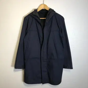 네이비 후드 부착 롱 모즈 코트