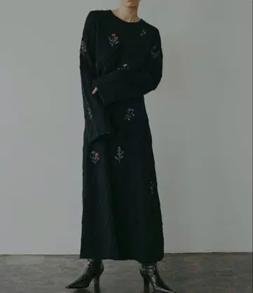 AMERI FLOWER EMBROIDERY DRESS 블랙 M 사이즈