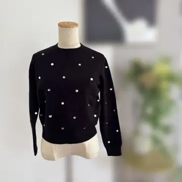 컨디션 최상 Liala x PG 스팽글 장식 블랙 니트 스웨터