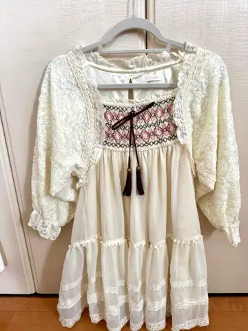 LIZLISA 소매 레이스 절개 원피스