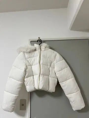 다운 자켓 후드 부착 화이트