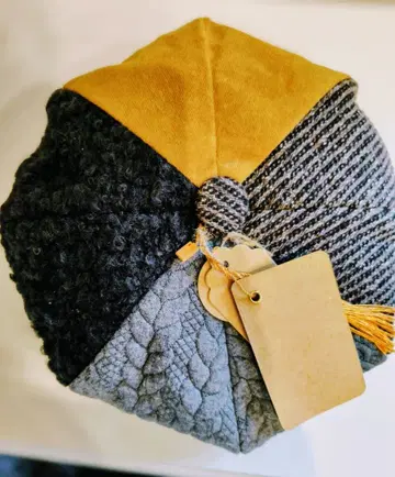 [ 미사용 새상품 ] 패치워크 디자인 베레모