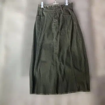 올리브 그린 타이트 스커트 버튼 포함