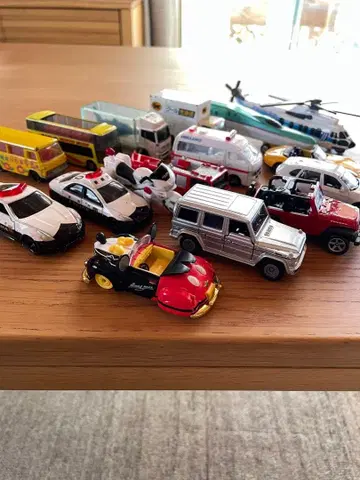 미니카 세트 약 16대 경찰차 구급차 버스 등