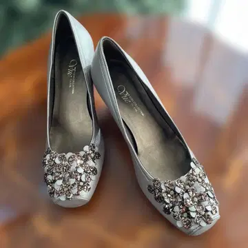 미사용 새상품 EIZO 컬렉션 Vue 펌프스 핑크 골드 23.5