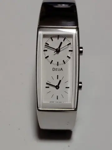 미러 면 마감 DEUA 듀얼 타임 손목시계