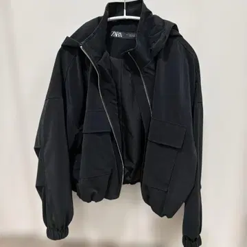 ZARA 후드 부착 블랙 점퍼