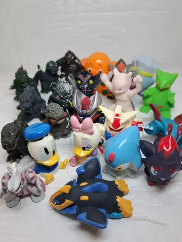 포켓몬, 고질라, 기타 피규어 손가락 인형