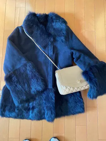 새상품급 A라인 무스탕 코트 네이비 엘레강트 M 사이즈