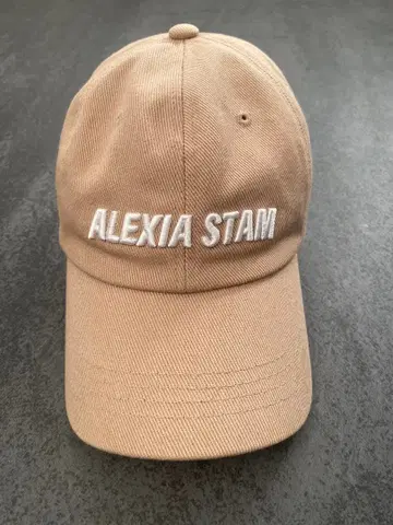 ALEXIA STAM 캡