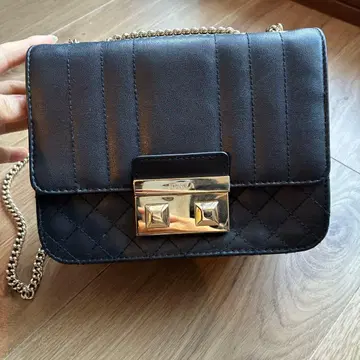 FURLA 블랙 퀼팅 숄더백