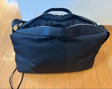 2025년판 NOMADIS 블랙 나일론 숄더백