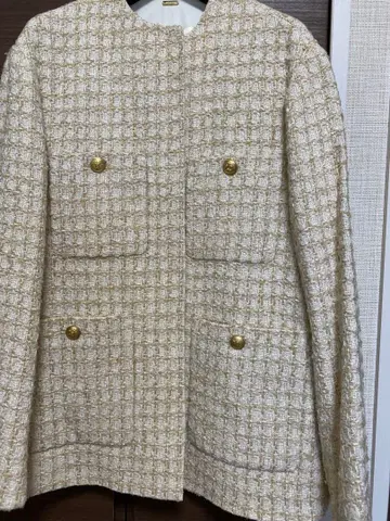 금색 단추 패치 포켓 트위드 자켓 1회 착용 새상품에 가까움