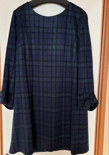 네이비 계열 체크 7부 소매 튜닉 미사용에 가까운 46 사이즈