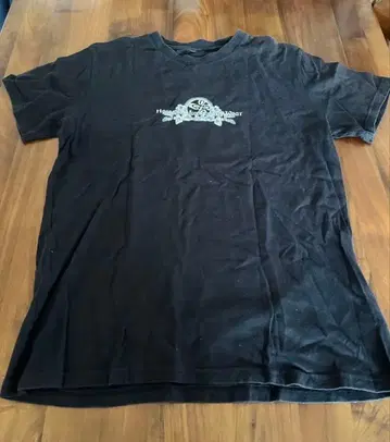 그래픽 프린트 블랙 T셔츠