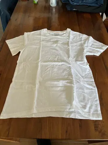 화이트 코튼 T셔츠