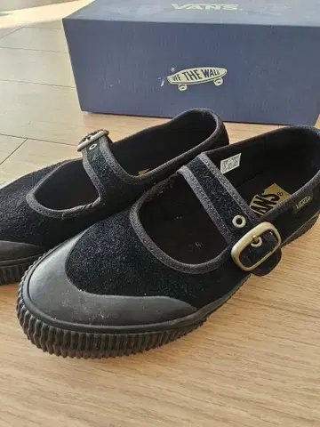 1회 사용/정가 11,550엔/VANS 스니커즈/23.5cm