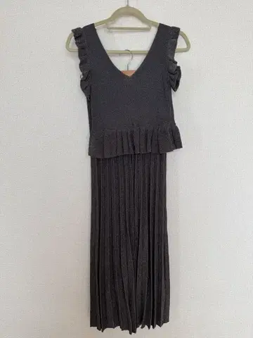 [새상품급] TODAYFUL 셋업 상하의 슬리브리스 팬츠