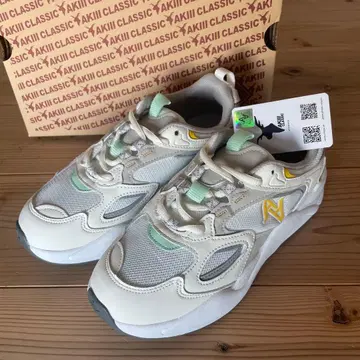 새상품 AKIIICLASSIC 23cm