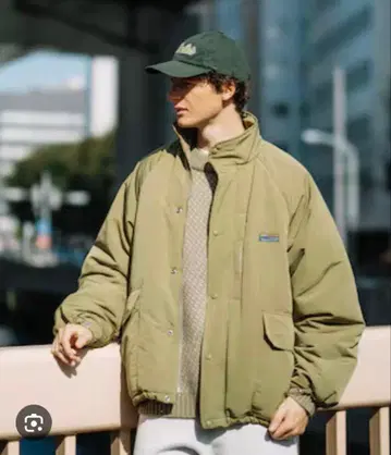 프릭스 스토어 빅 실루엣 스탠드 카라 패딩 자켓