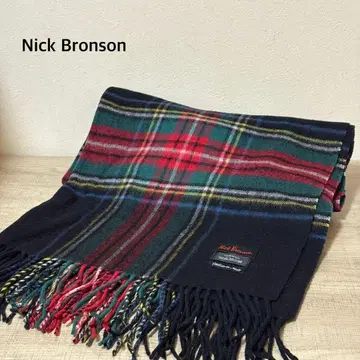 닉 브론슨 대형 체크 머플러