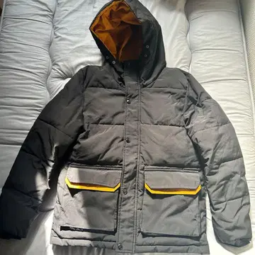 후드 부착 다운 자켓 블랙/오렌지