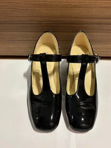 [레페토] 에나멜 T 스트랩 펌프스 [구 37] 미사용