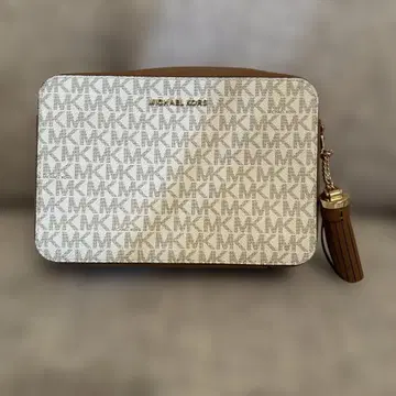 컨디션 최상 MICHAEL KORS MK 로고 숄더백 사선 아이보리 계열