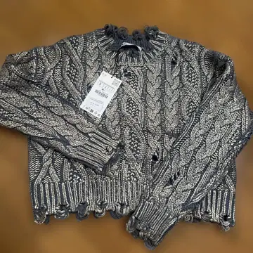 새상품 미사용 택 포함 ZARA 케이블 짜임 스웨터