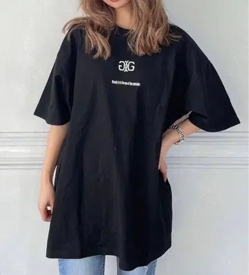 WEB 한정판 Symmetry GYDA BIG T셔츠 블랙