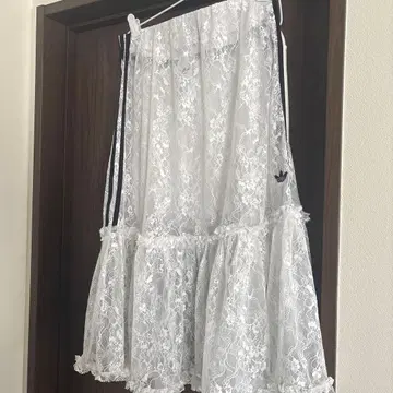 adidas 레이스 플레어 스커트 화이트