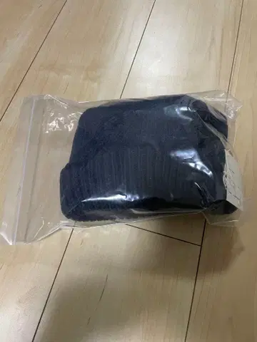 새상품 크렙스큐어 crepuscule 블랙 니트 모자