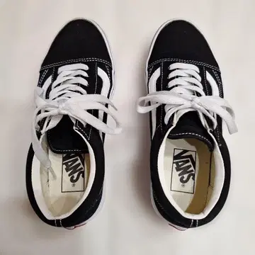 VANS 블랙 스니커즈