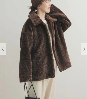 도어즈 택 포함 새상품 코쿤 실루엣 보아 코트 어반 리서치