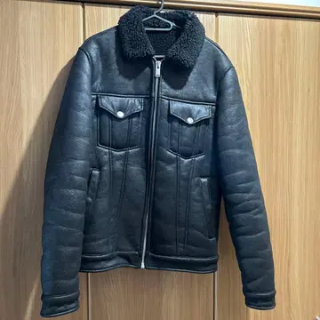 새상품급 ZARA 자라 무스탕 자켓 보아 B-3 블랙 L