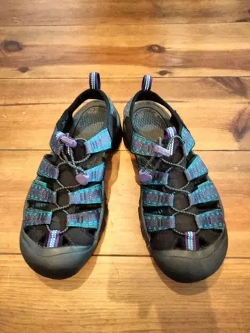 KEEN 뉴포트 블랙/파랑/보라색