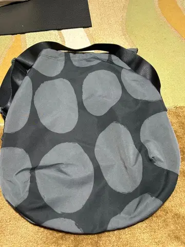 유니클로 x 마리메꼬 숄더백