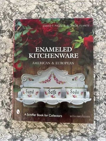 Enamelled Kitchenware: 앤티크 법랑 도서