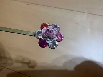 미하엘 네그린 꽃 모티브 헤어핀